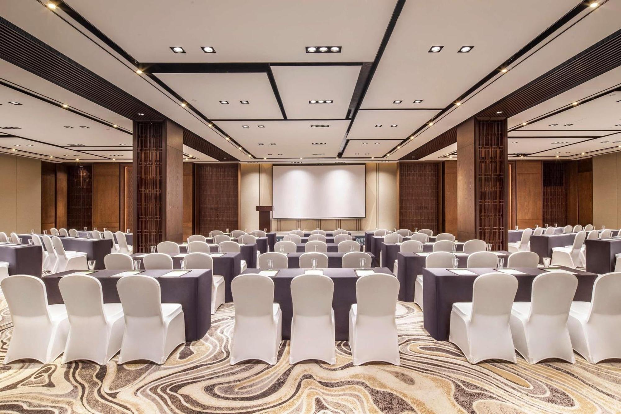 Courtyard By Marriott Shanghai International Tourism And Resorts Zone Exterior foto